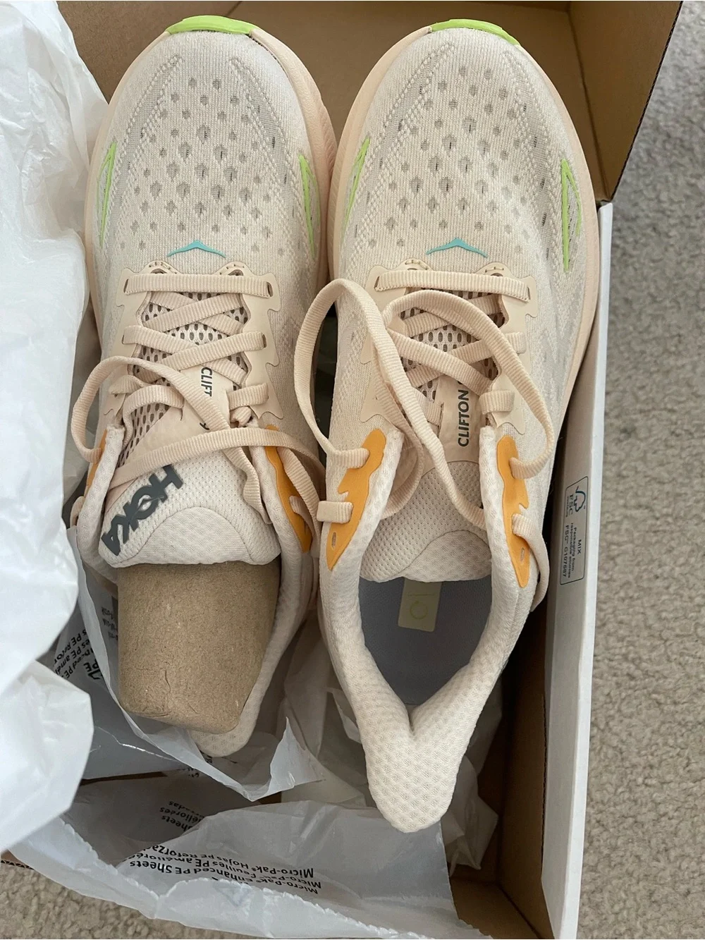 BRAND NEW -Hoka Women's Clifton 9 Box